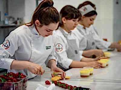 Profesyonel Pasta ve Ekmekçilik-8 ay (Stajlı), 4 ay (Stajsız) Profesyonel Pasta ve Ekmekçilik-8 ay (Stajlı), 4 ay (Stajsız)